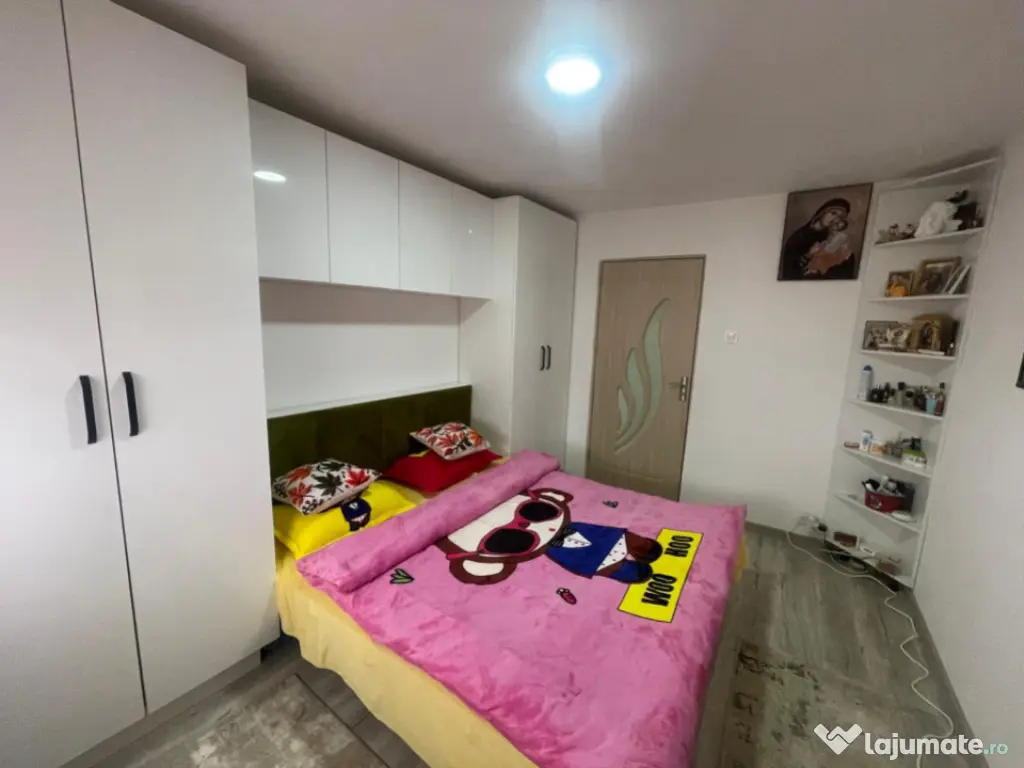Apartament decomandat, 3 camere, zona Piata Valea Rosie 