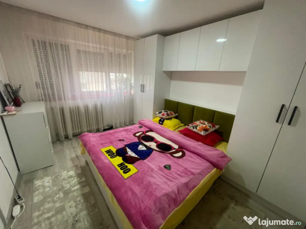 Apartament decomandat, 3 camere, zona Piata Valea Rosie 