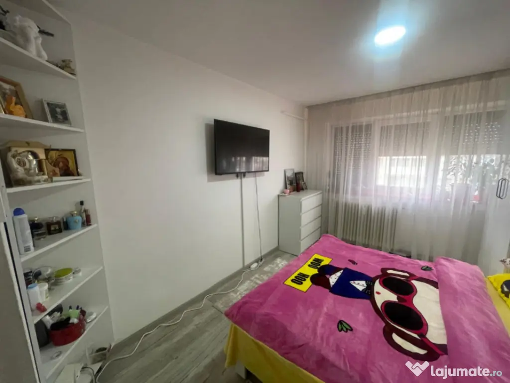 Apartament decomandat, 3 camere, zona Piata Valea Rosie 