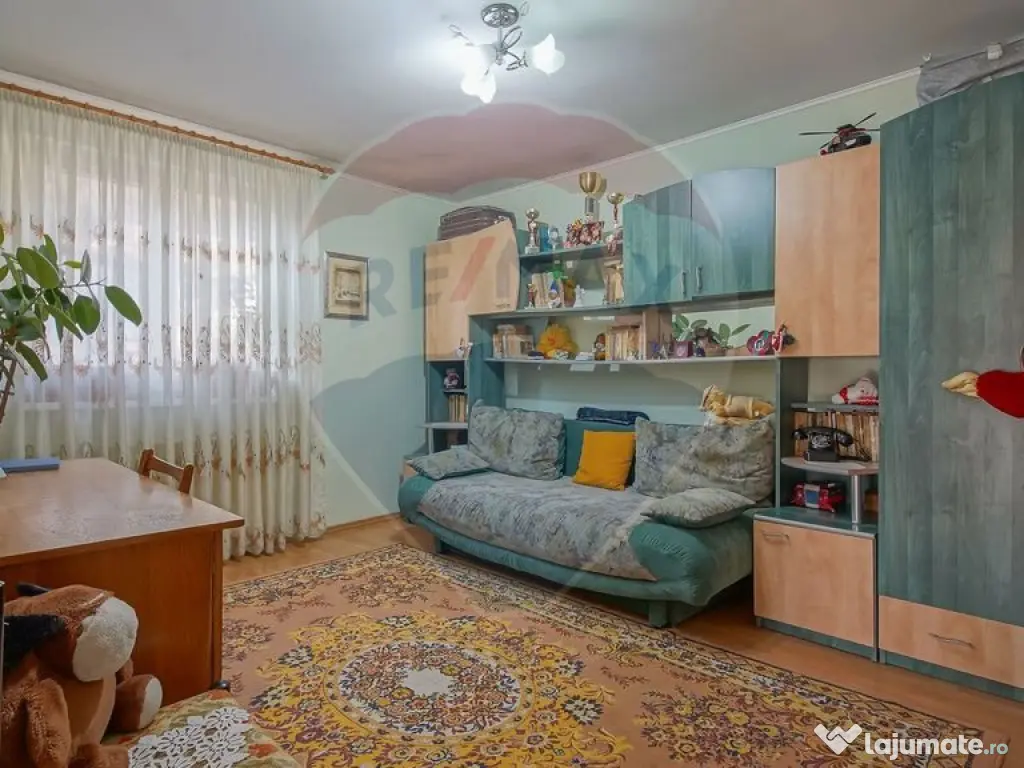 Casă spațioasă și practică, aproape natură si oraș... 