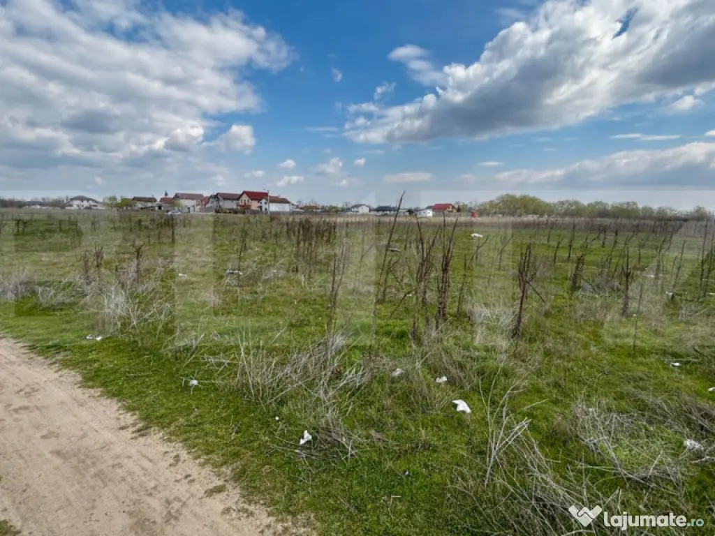 Teren extravilan 1323 mp cu acces dublu, ideal investiție, 