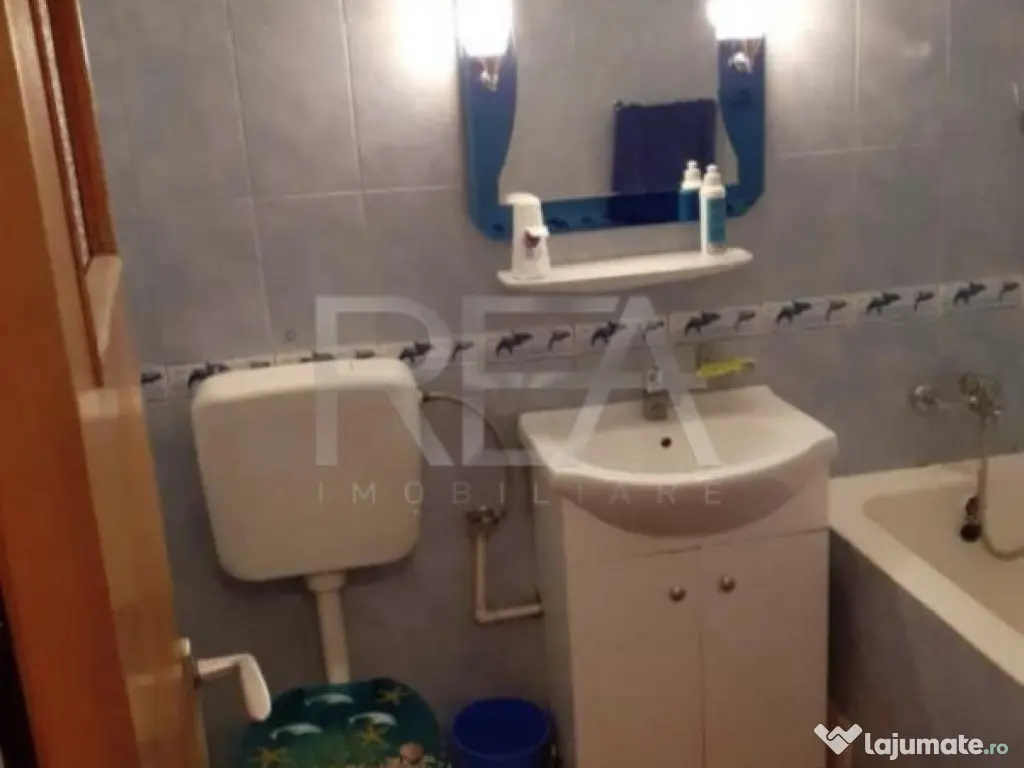 3 camere, et 1/9, anvelopat, 71 mp-Apusului 