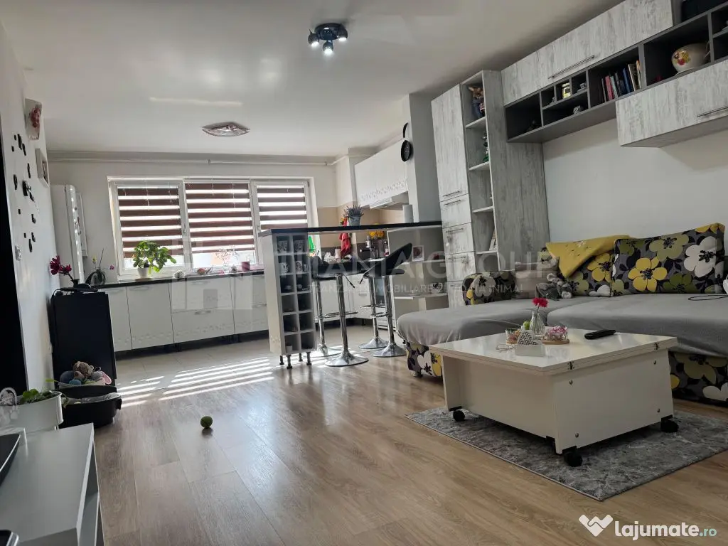 Apartament 2 camere modern, bloc nou, zona Garii, parcare... 