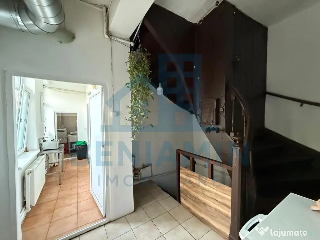 Afacere la cheie-Spatiu-Centrul Vechi-Locatie foarte buna... 