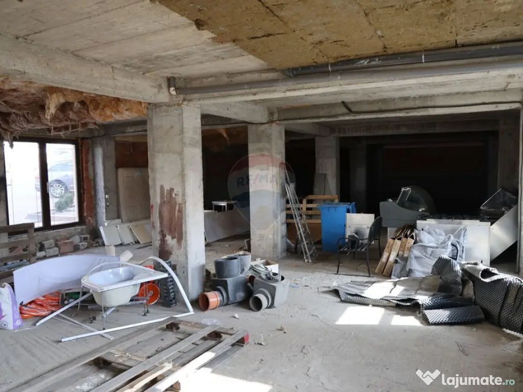 Spațiu comercial de 317mp de vânzare 