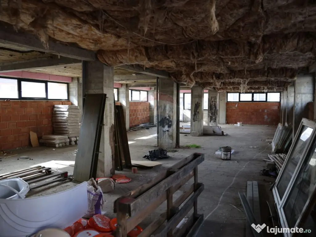 Spațiu comercial de 317mp de vânzare 