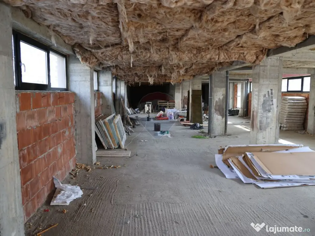 Spațiu comercial de 317mp de vânzare 
