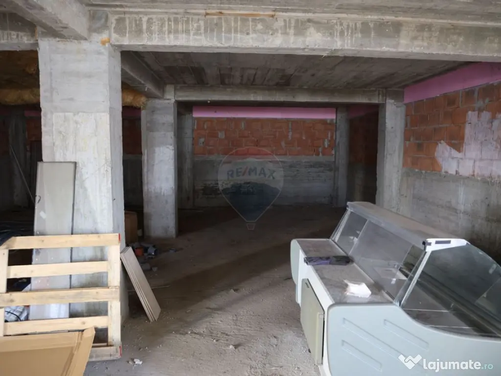 Spațiu comercial de 317mp de vânzare 