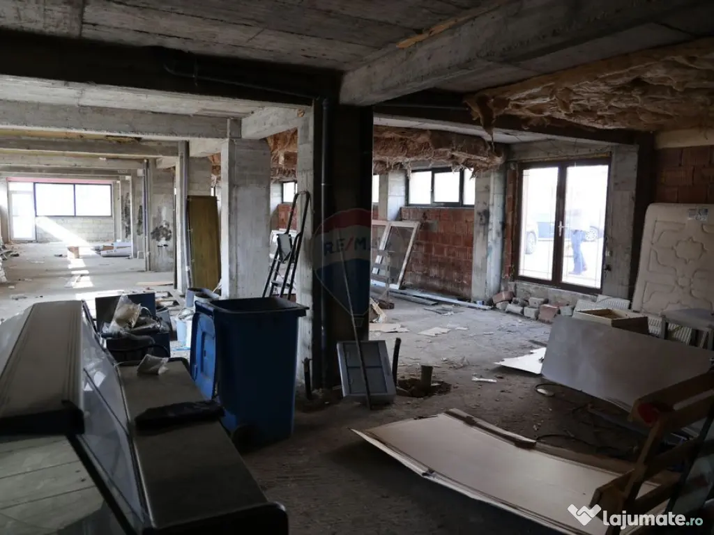 Spațiu comercial de 317mp de vânzare 
