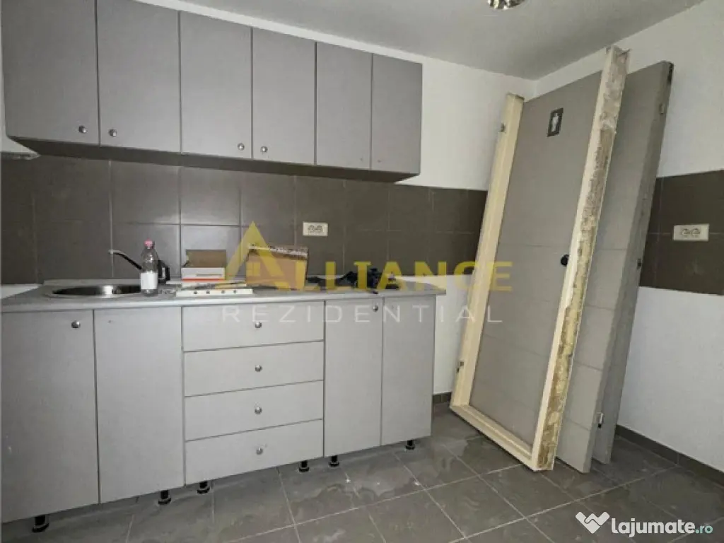 Spatiu comercial de || vizibilitate mare || trafic intens | 