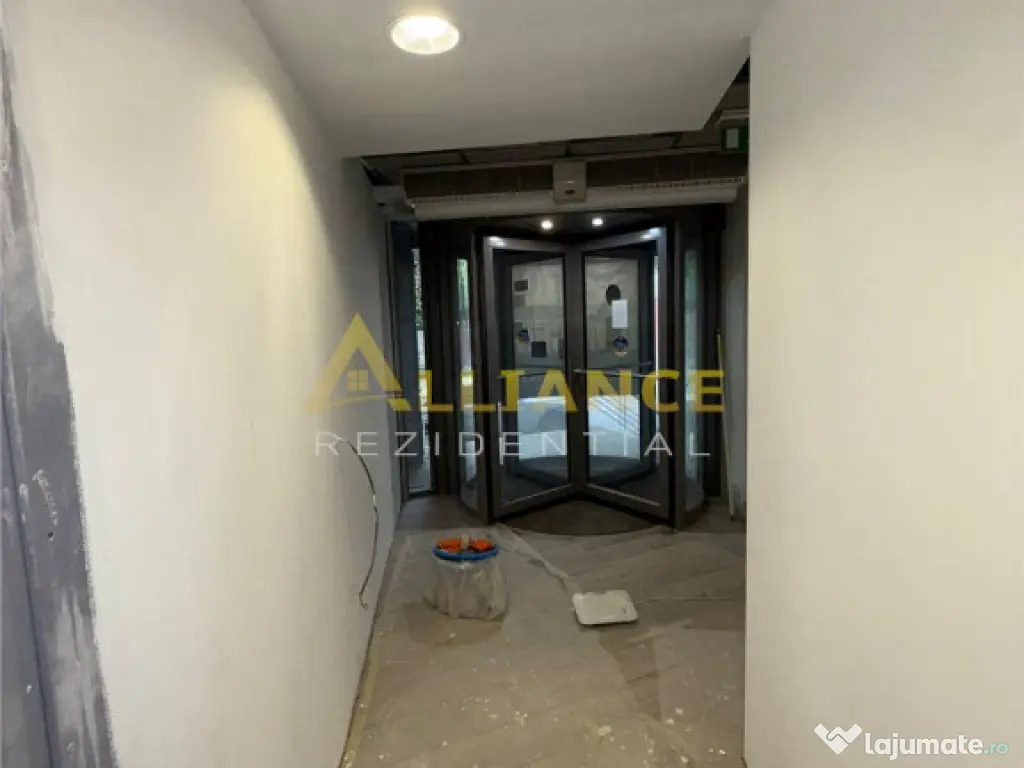 Spatiu comercial de || vizibilitate mare || trafic intens | 