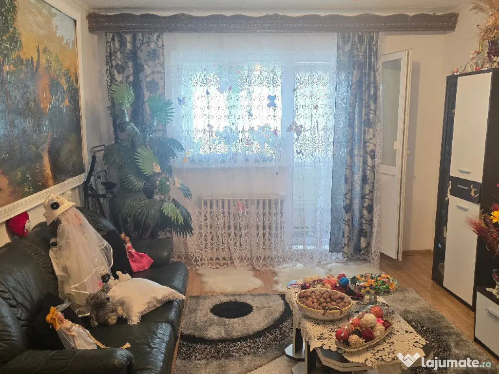 Vand apartament cu 3 camere decomandat, Deva, Bejan, 2 bai, 2 balcoane 