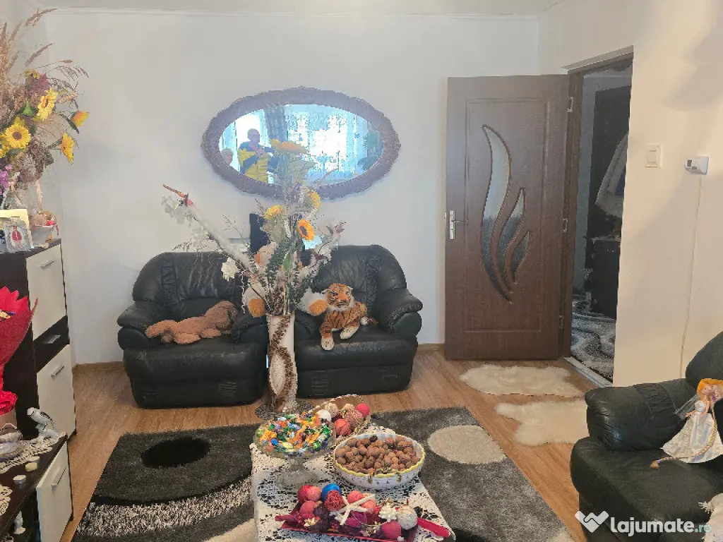 Vand apartament cu 3 camere decomandat, Deva, Bejan, 2 bai, 2 balcoane 