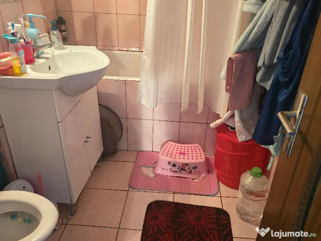 Vand apartament cu 3 camere decomandat, Deva, Bejan, 2 bai, 2 balcoane 