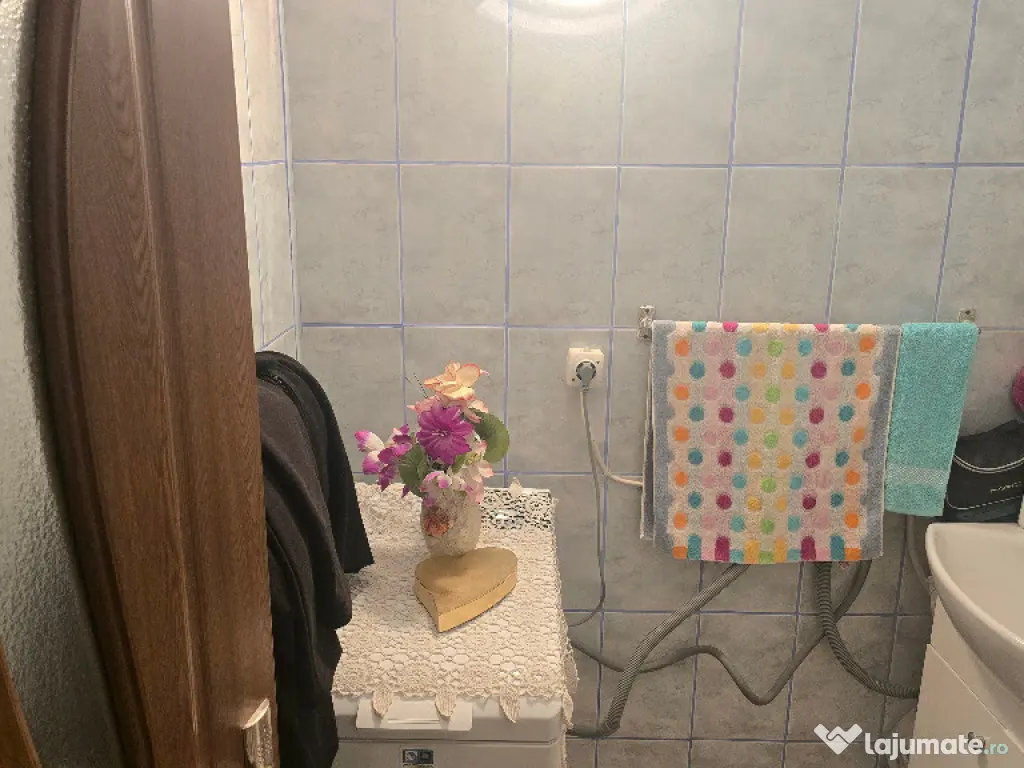 Vand apartament cu 3 camere decomandat, Deva, Bejan, 2 bai, 2 balcoane 