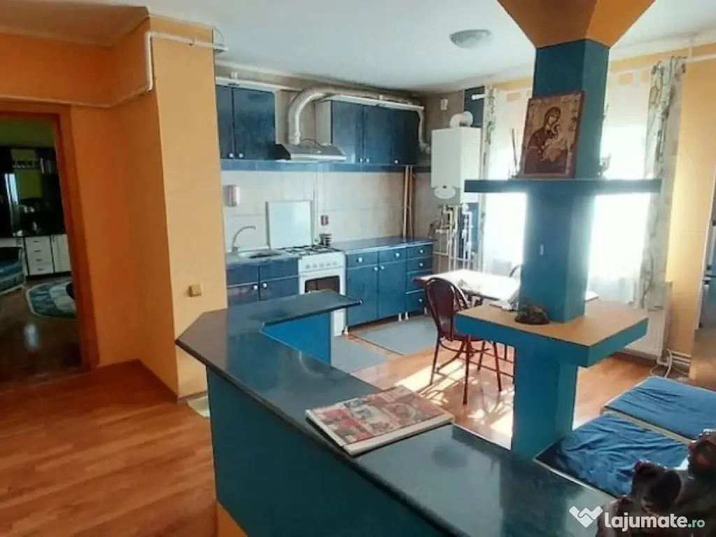 De inchiriat 2 camere, Micro 17, curat, liber 