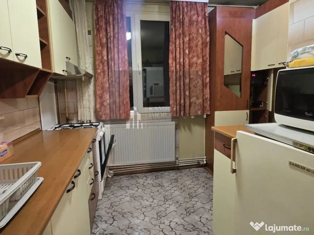 APARTAMENT 3 CAMERE, APARATORII PATRIEI/MOLDOVITA, CENTRA... 
