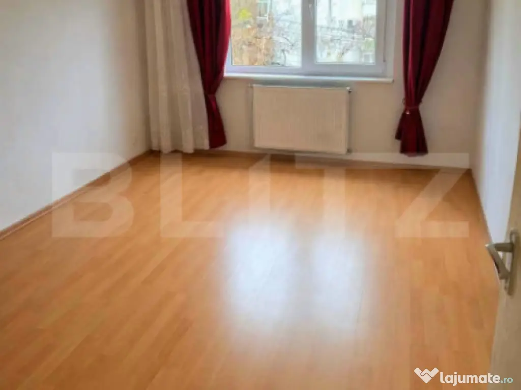 Apartament decomandat, spațios, cu 3 camere, in Rogerius 