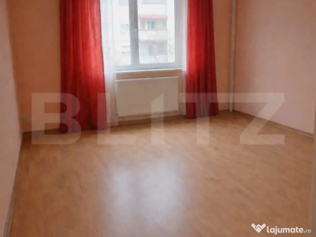 Apartament decomandat, spațios, cu 3 camere, in Rogerius 