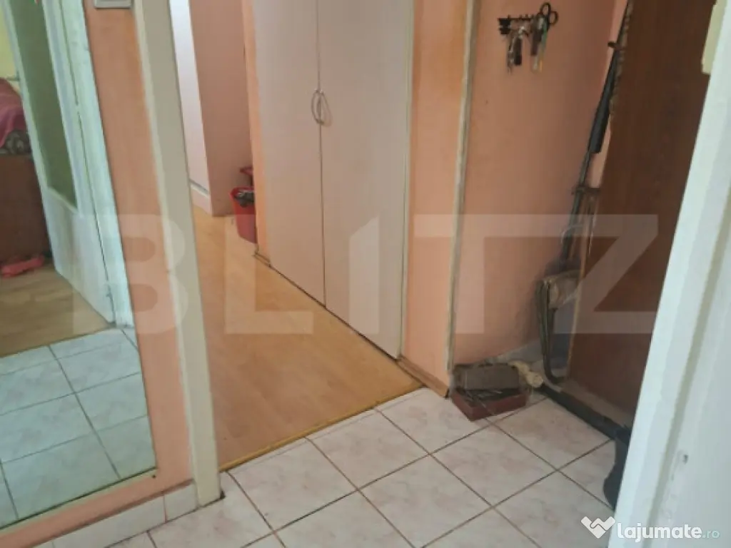 Apartament decomandat, spațios, cu 3 camere, in Rogerius 