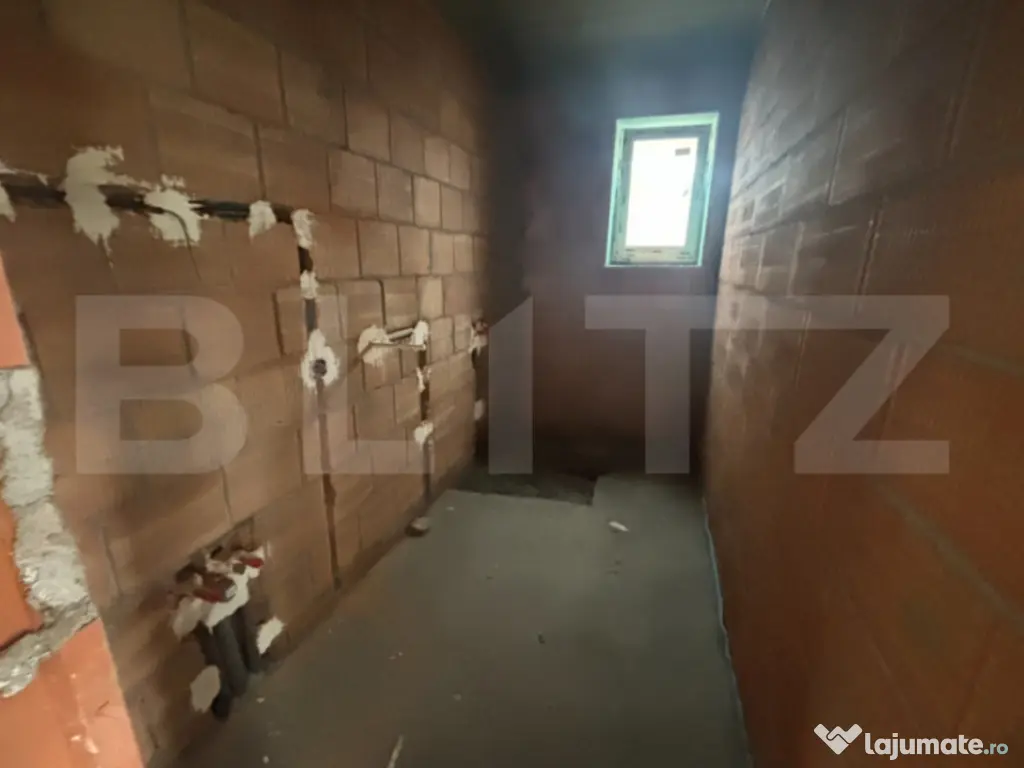 Casă de vânzare 122 mp , teren 400 mp , zona Ștrandului