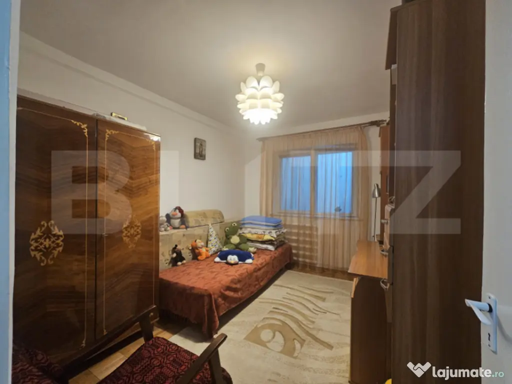 Apartament 3 Camere, Decomandat, 2 bai, zona Nicolina 