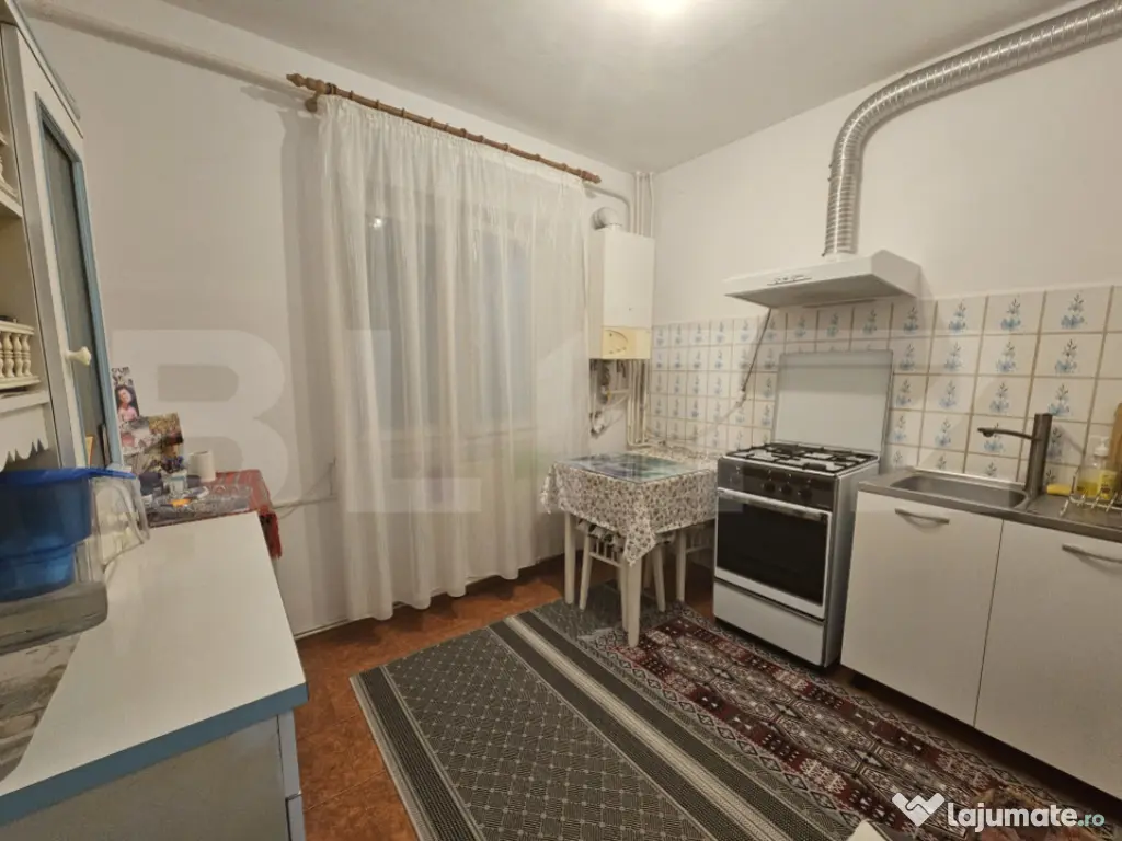 Apartament 3 Camere, Decomandat, 2 bai, zona Nicolina 