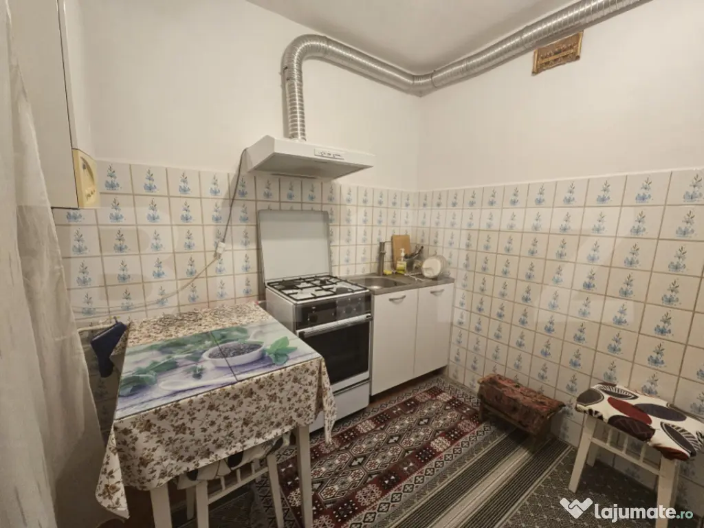 Apartament 3 Camere, Decomandat, 2 bai, zona Nicolina 