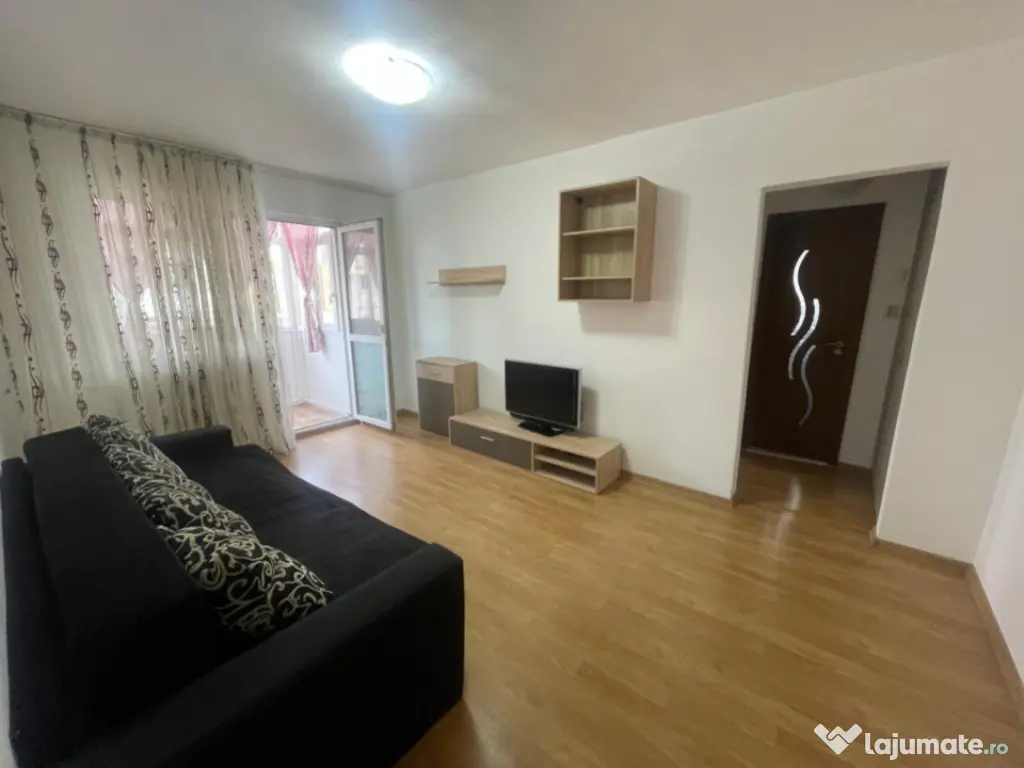 Apartament cu 3 camere, 52 mp, etaj 3, Craiovita Noua, zona 