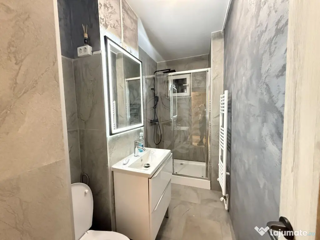 Inchiriere apartament 2 camere, renovat, zona Vest, 