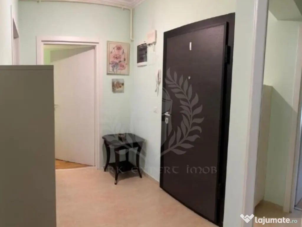 2 CAMERE // MRS SMART // LOC DE PARCARE