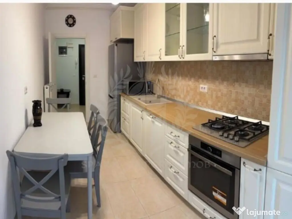 2 CAMERE // MRS SMART // LOC DE PARCARE