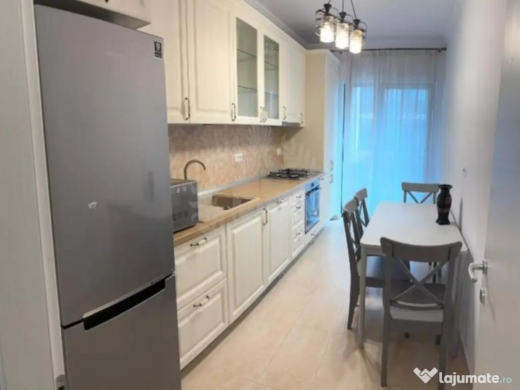 2 CAMERE // MRS SMART // LOC DE PARCARE