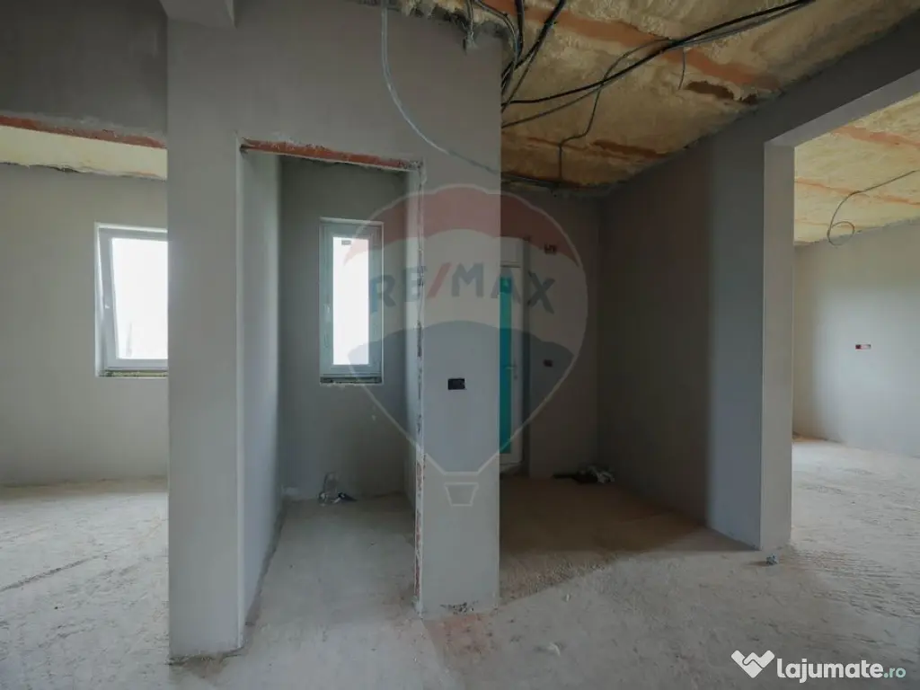 De vânzare casă semifinisată cu 3 camere, 455 mp teren... 