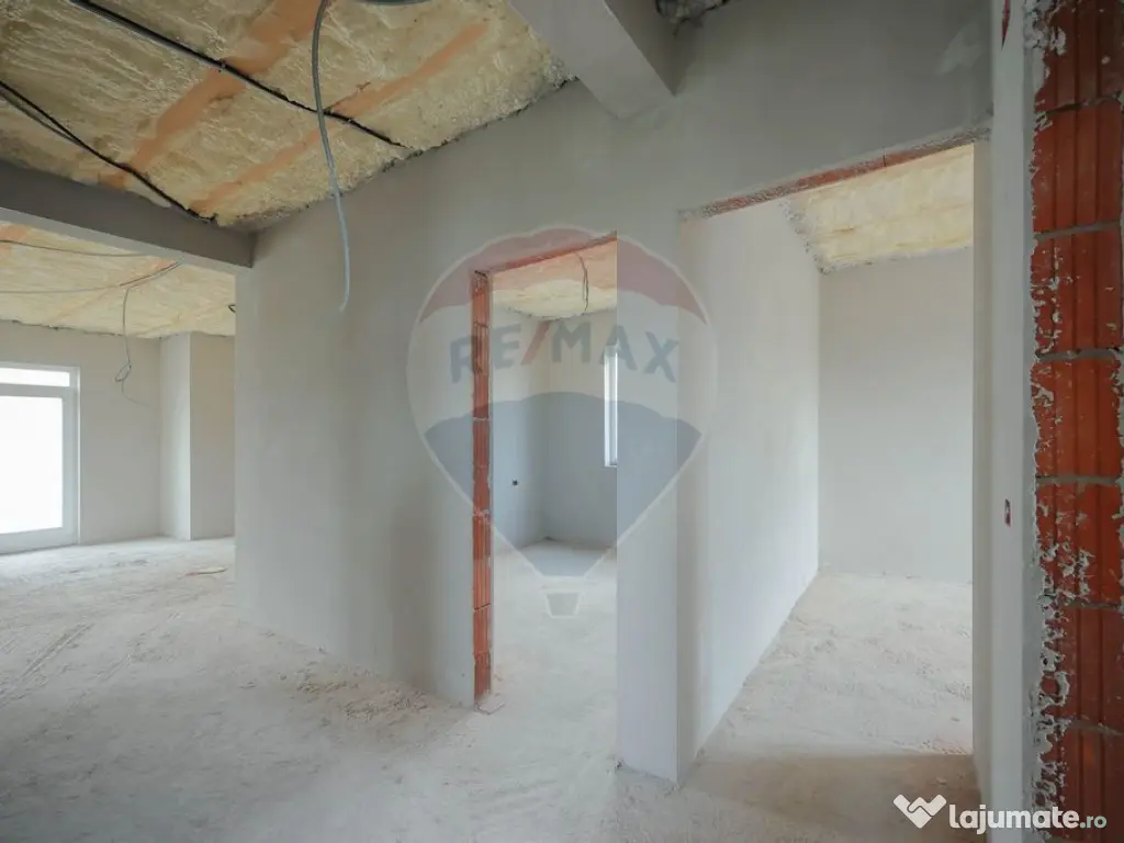 De vânzare casă semifinisată cu 3 camere, 455 mp teren... 