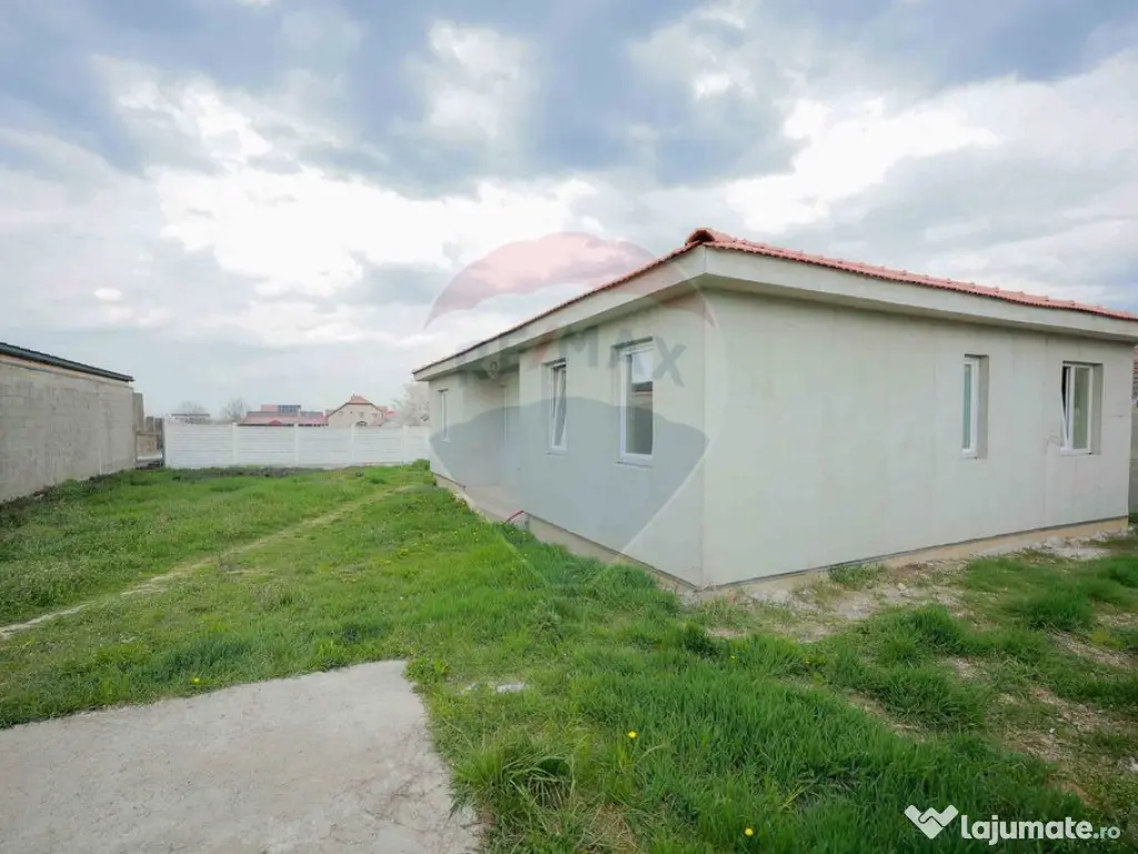 De vânzare casă semifinisată cu 3 camere, 455 mp teren... 