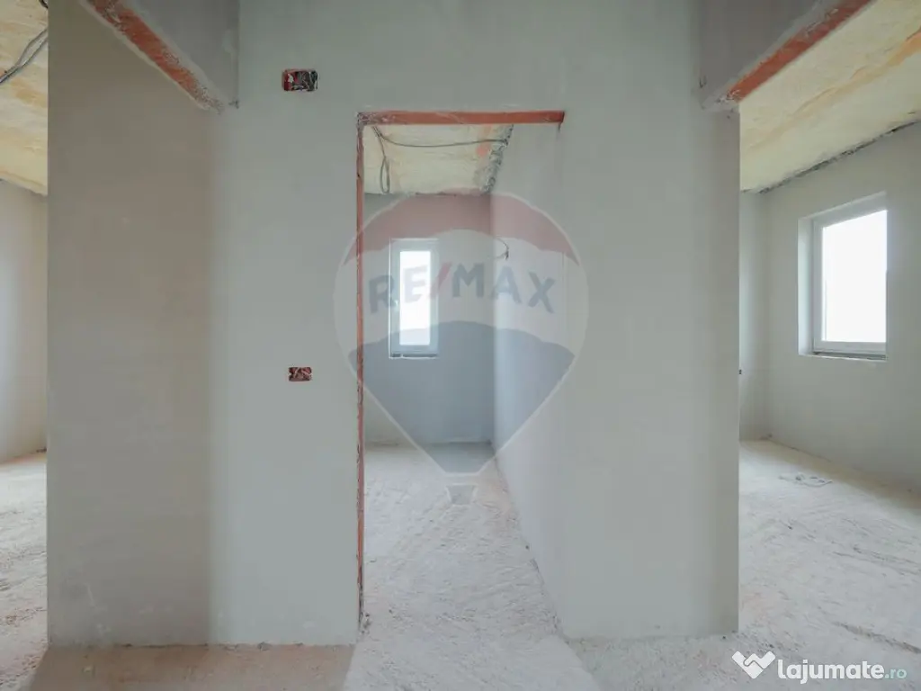 De vânzare casă semifinisată cu 3 camere, 455 mp teren... 