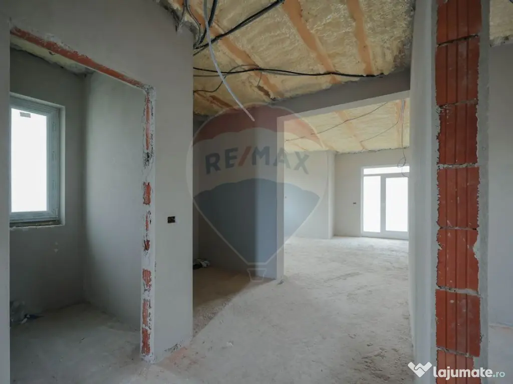 De vânzare casă semifinisată cu 3 camere, 455 mp teren... 