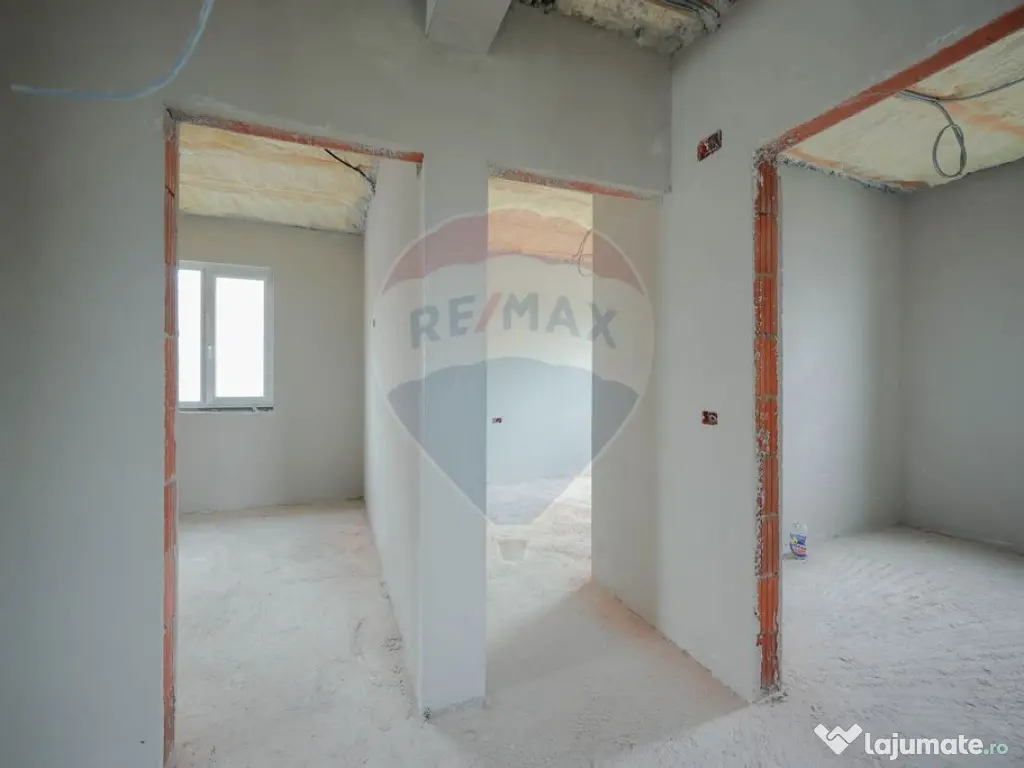 De vânzare casă semifinisată cu 3 camere, 455 mp teren... 