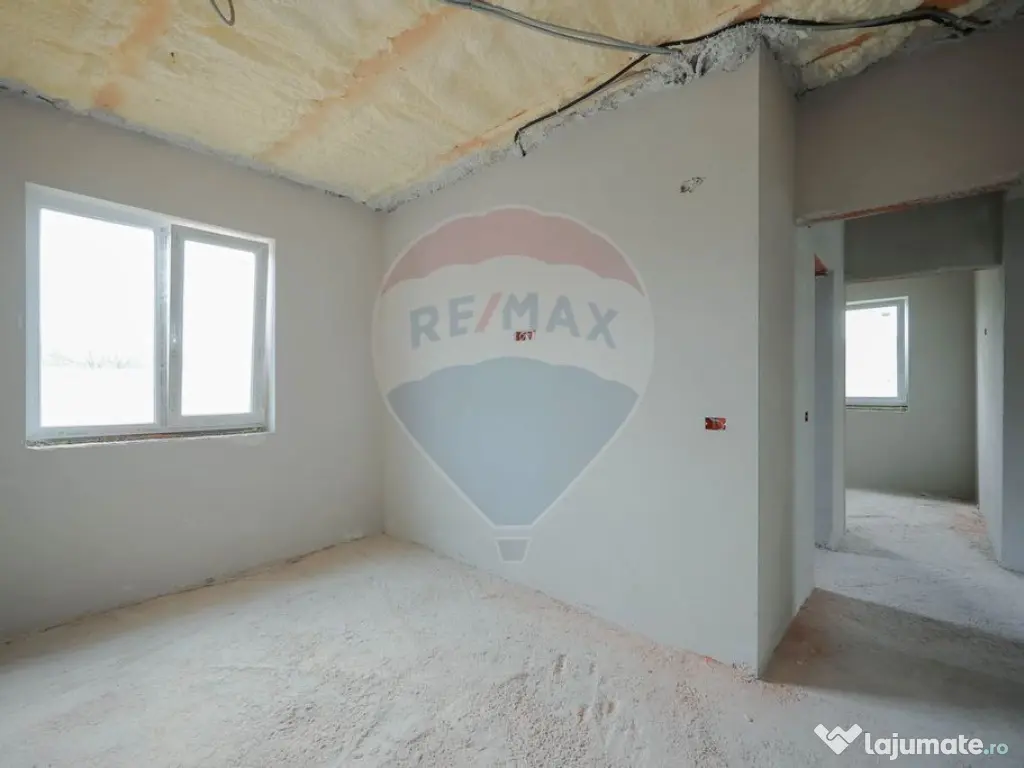 De vânzare casă semifinisată cu 3 camere, 455 mp teren... 