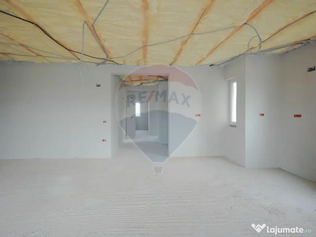 De vânzare casă semifinisată cu 3 camere, 455 mp teren... 