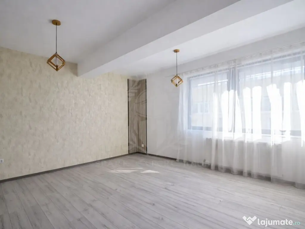 Apartament 2 camere, bloc nou, parcare, zona Malu Rosu,