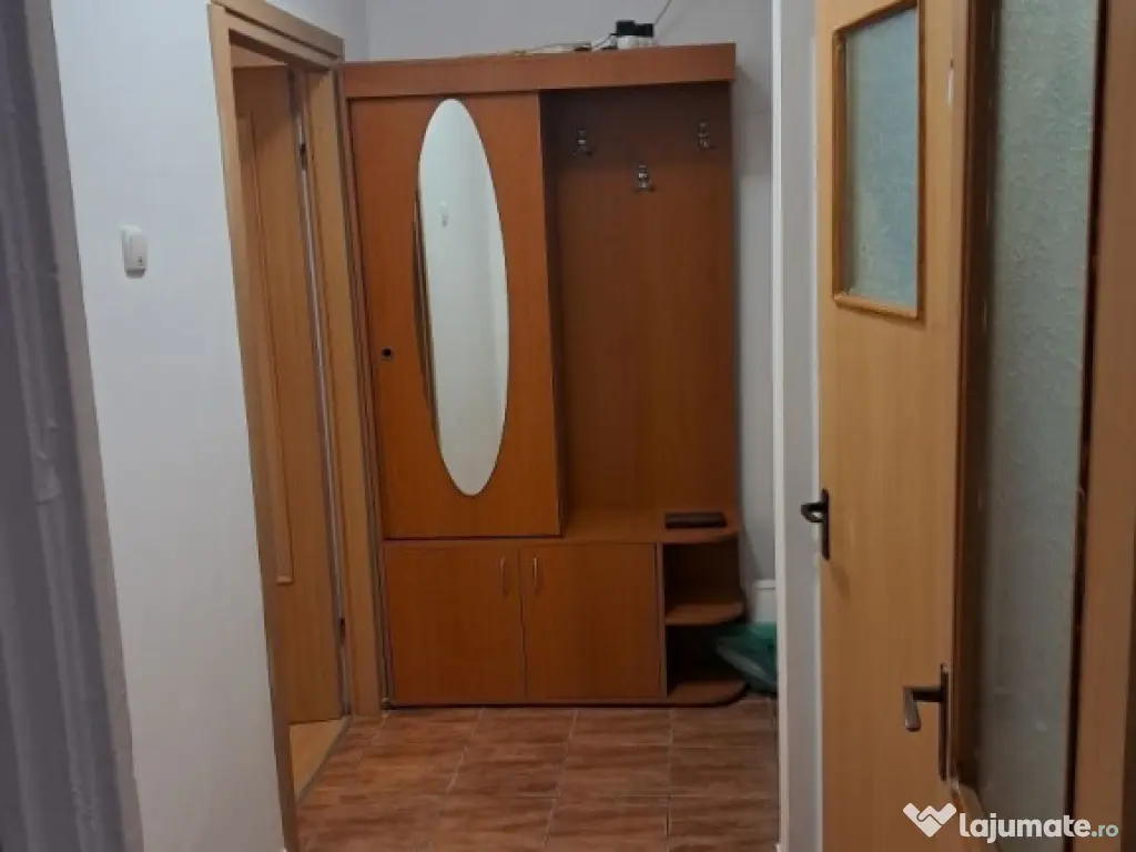 Aparatorii patriei berceni decomandat etaj 3