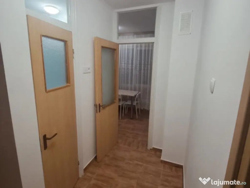 Aparatorii patriei berceni decomandat etaj 3