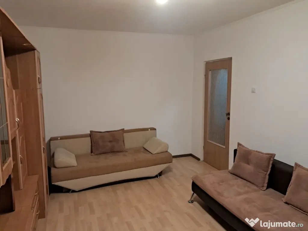 Aparatorii patriei berceni decomandat etaj 3