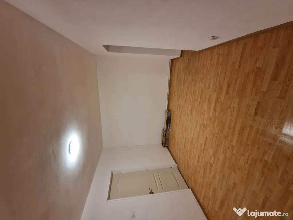 Apartament 2 Camere Complet Renovat  85.000 euro (ușor negociabil) 