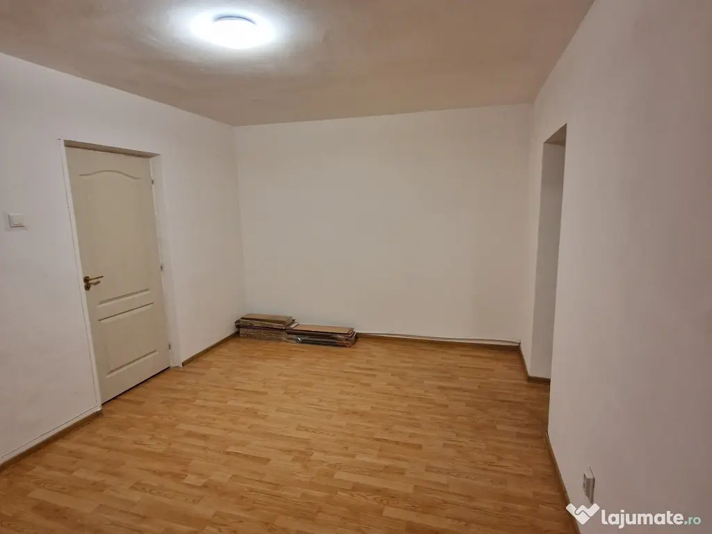 Apartament 2 Camere Complet Renovat  (ușor negociabil) 