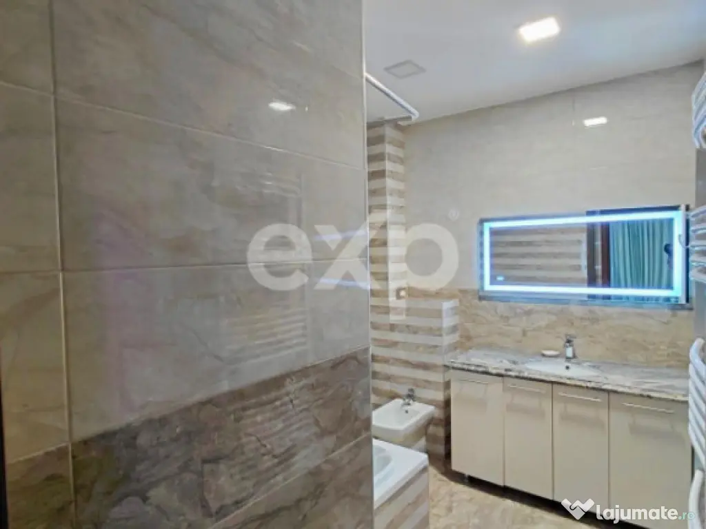 Apartament de închiriat – 4 camere, decomandat – Tracto 