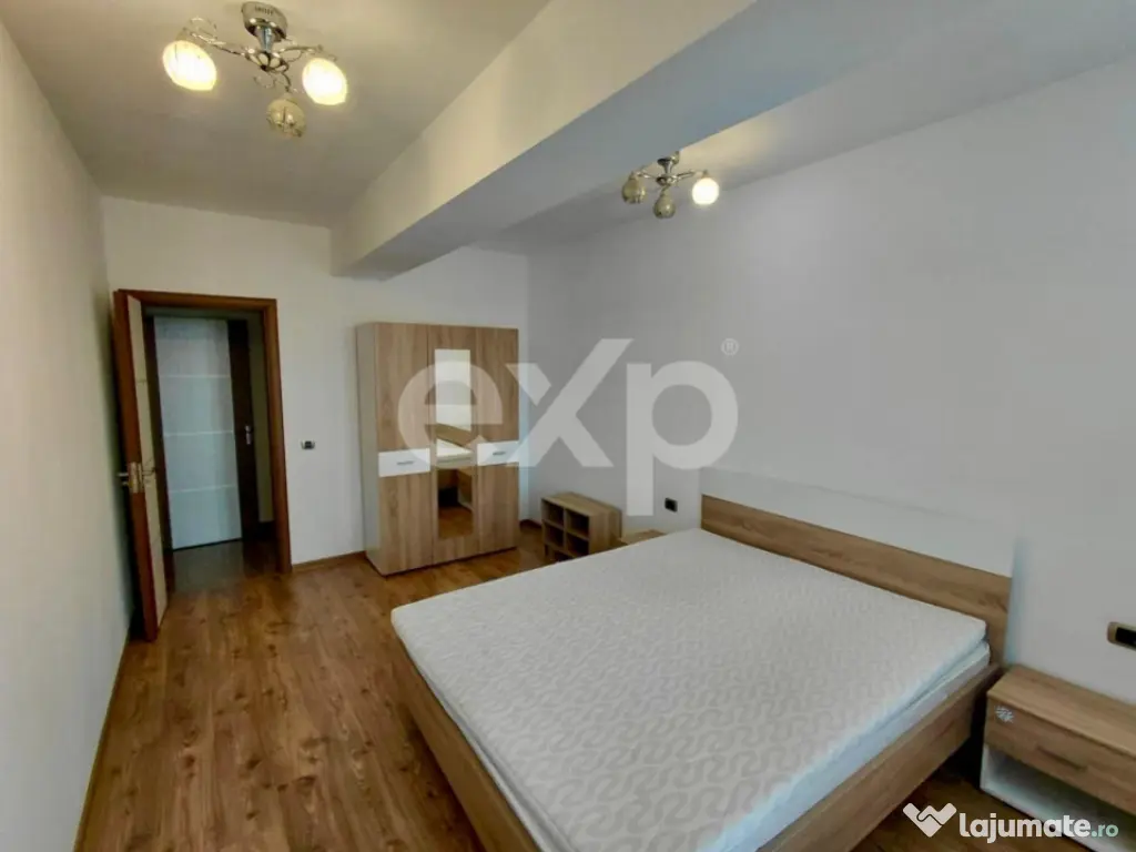 Apartament de închiriat – 4 camere, decomandat – Tracto 