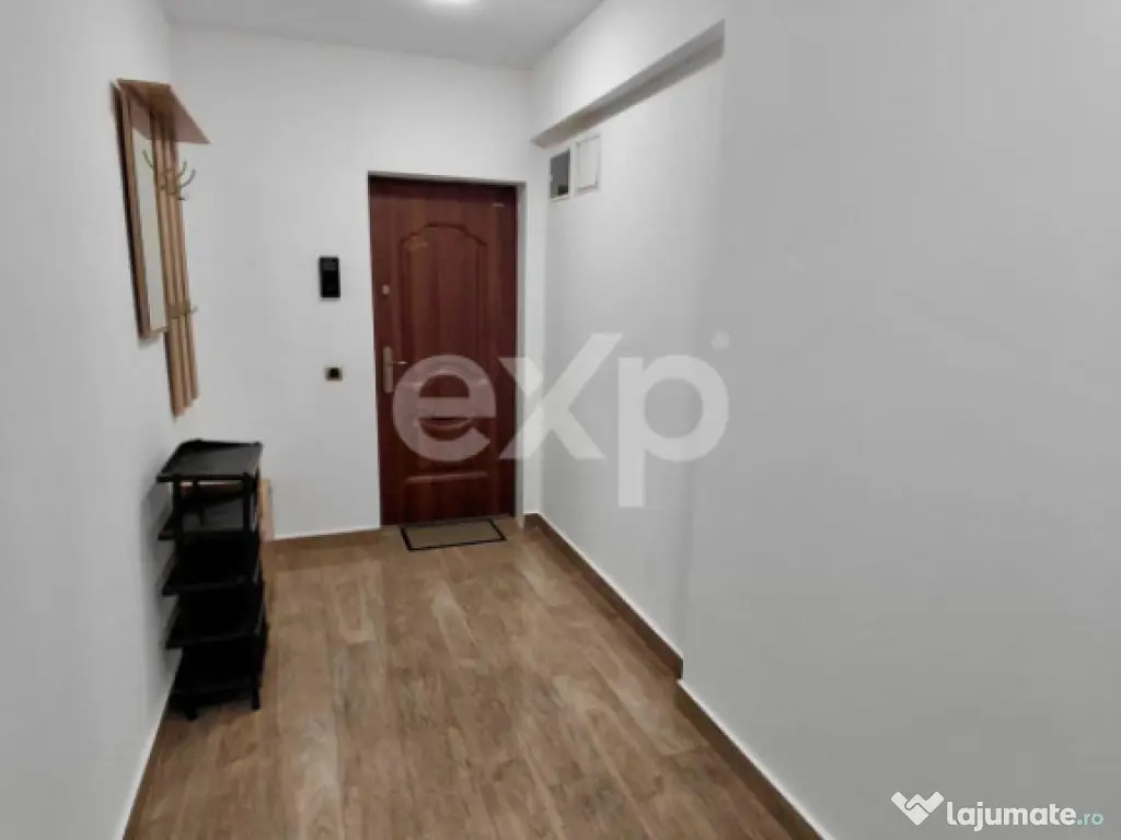 Apartament de închiriat – 4 camere, decomandat – Tracto 